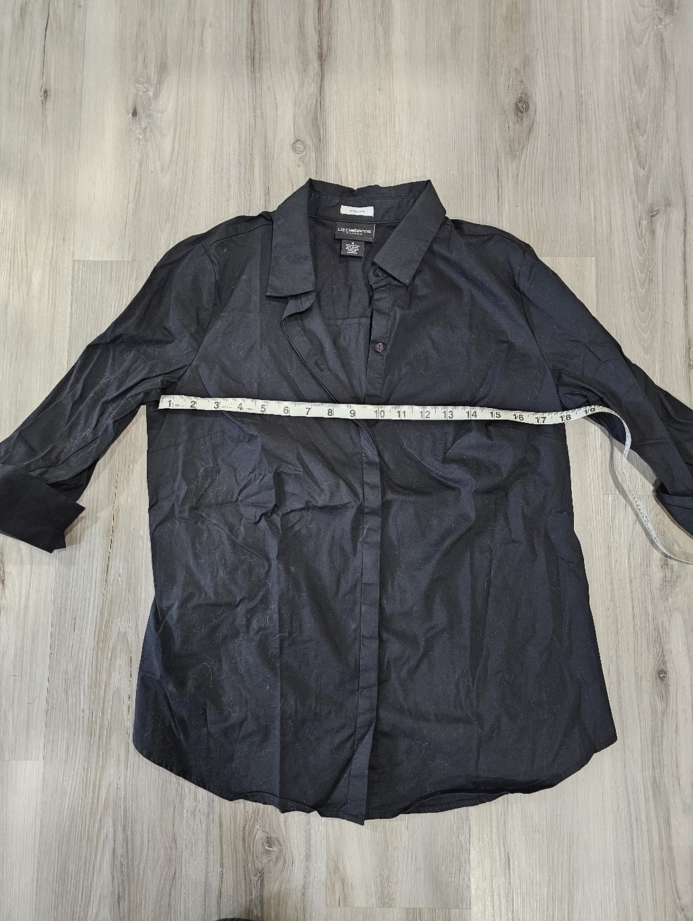 Liz Claiborne Black Stretch Button Down Top - Picture 3 of 6
